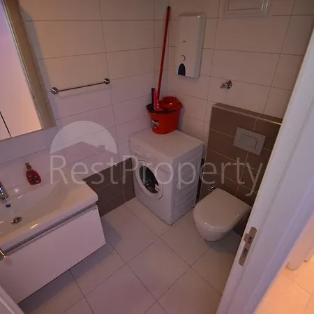 Emerald Park Apartamento